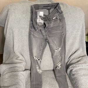American Eagle Skinny Jeans size 2-Long Distressed grey